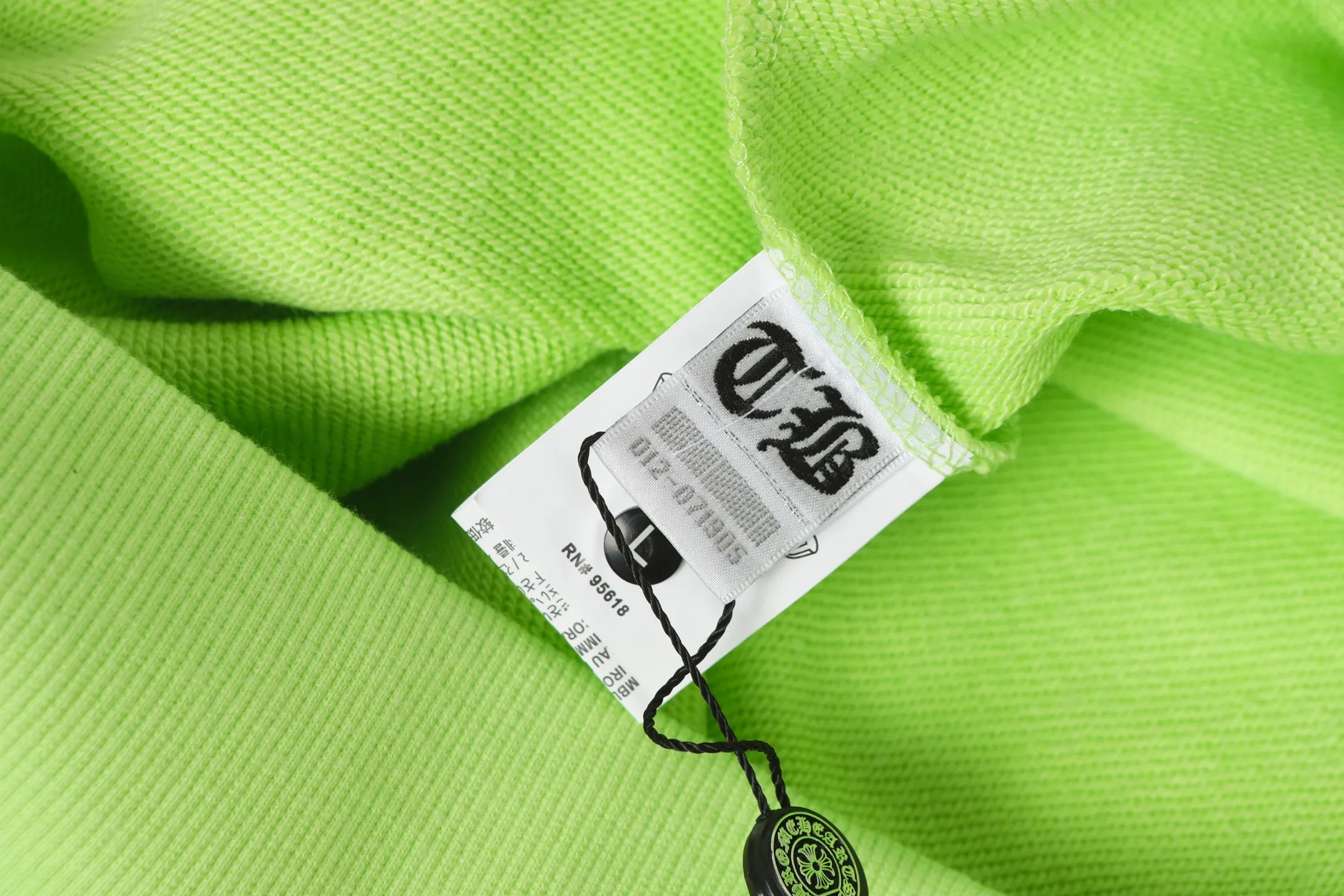 P240 #L3122 Cross-border running quantity model. Those who pursue quality should not place an order. -Chrome Hearts/Chrome Hearts graffiti spoof printed hooded sweatshirt -High weight, high density and high quality. The wool is soft, delicate and skin-friendly. It feels soft and silky. It has excellent warmth and skin-friendly properties.